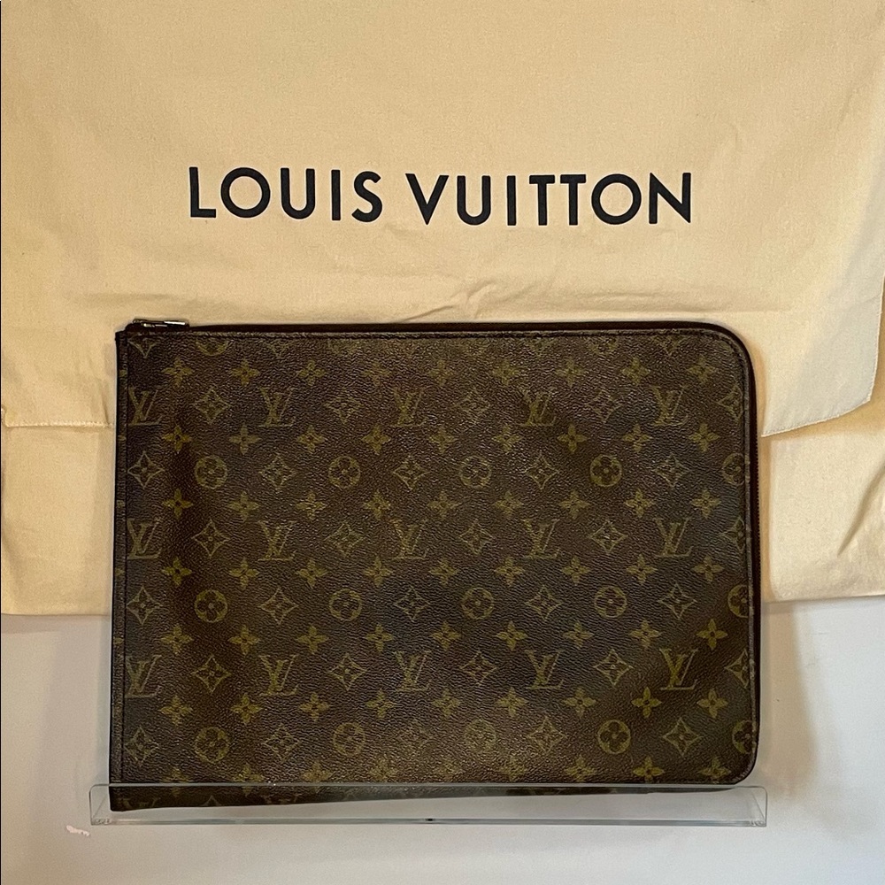 Louis Vuitton poche documents portfolio bag
